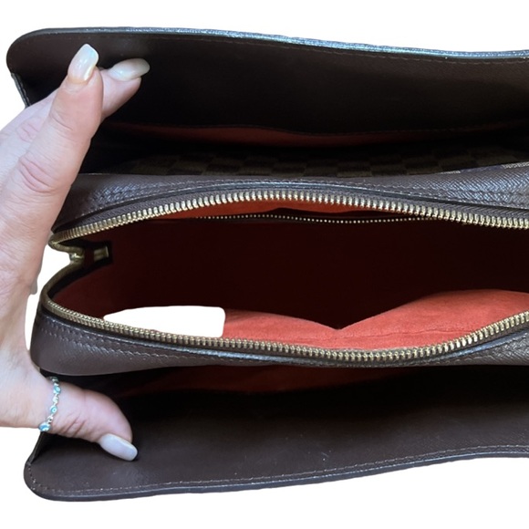 🔥🔥LV TRIANA Damier Amazing Condition!!! - Picture 4 of 15